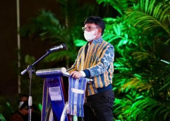 Menkominfo Johnny Plate Minta Dukungan Pemda Bangun 421 BTS