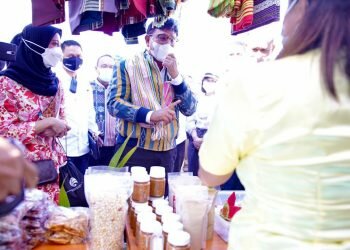 Menkominfo Johnny Plate Targetkan 200 Ribu SDM Digital Lokal di NTT