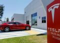 Tesla Lakukan Update Software, Ratusan Ribu Mobil Listrik Ditarik