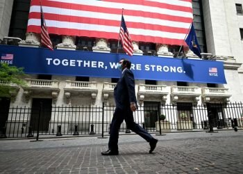 Investor Khawatir Lonjakan Kasus Covid-19 Varian Delta, Wall Street Tumbang