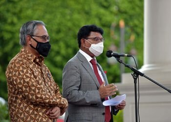 Menkominfo Johnny Plate: Pemerintah Hentikan Izin Pinjol Baru