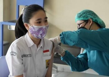 Menkominfo Johnny Plate: 75 Persen Remaja Indonesia Sudah Vaksinasi