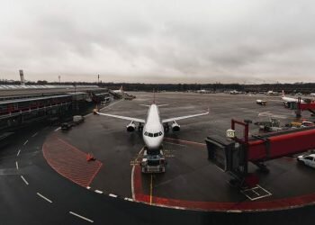 Menkominfo Johnny Plate Pastikan Jaringan 5G Tak Ganggu Penerbangan