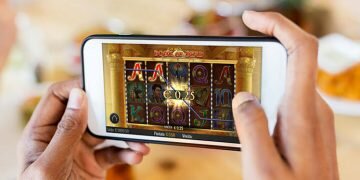 Pelaku Judi Slot Bisa Kena UU ITE, Kominfo: Pidana Penjara 6 Tahun dan Denda Rp1 Miliar